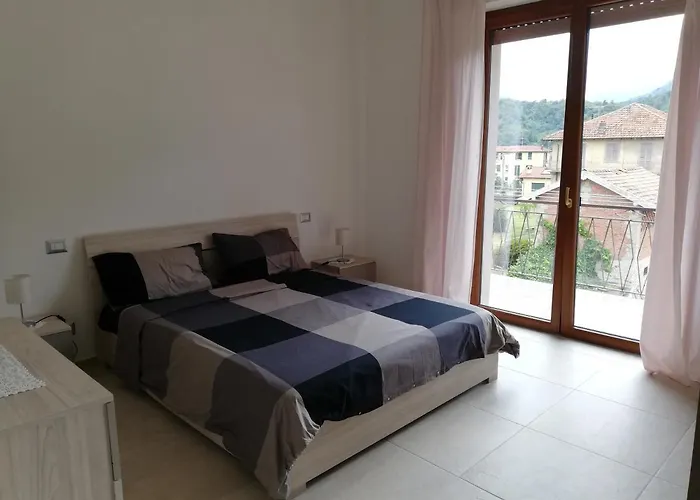 La Rosa Rossa Lägenhet Cambiasca